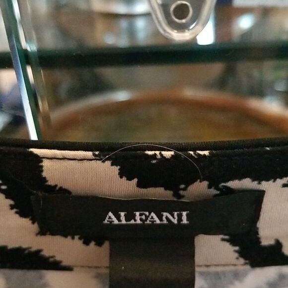 BEAUTIFUL ALFANI DRESS !!! LIKE NEW!!! NEVER WORN!!! - Picture 12 of 14